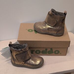 Kids Metallic Gold Boots
